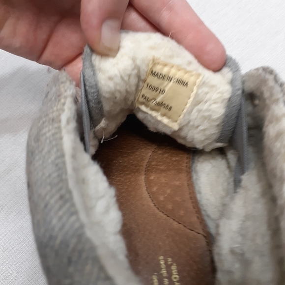 Toms winter boots sherpa lined no laces size 9.5 canvas like material  Gray - Picture 12 of 14